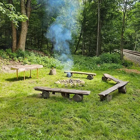 Chajdaloupka 샬레 Kostany